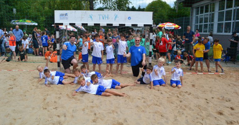 Minis Kahl on-tour: Nightball und Beachhandball