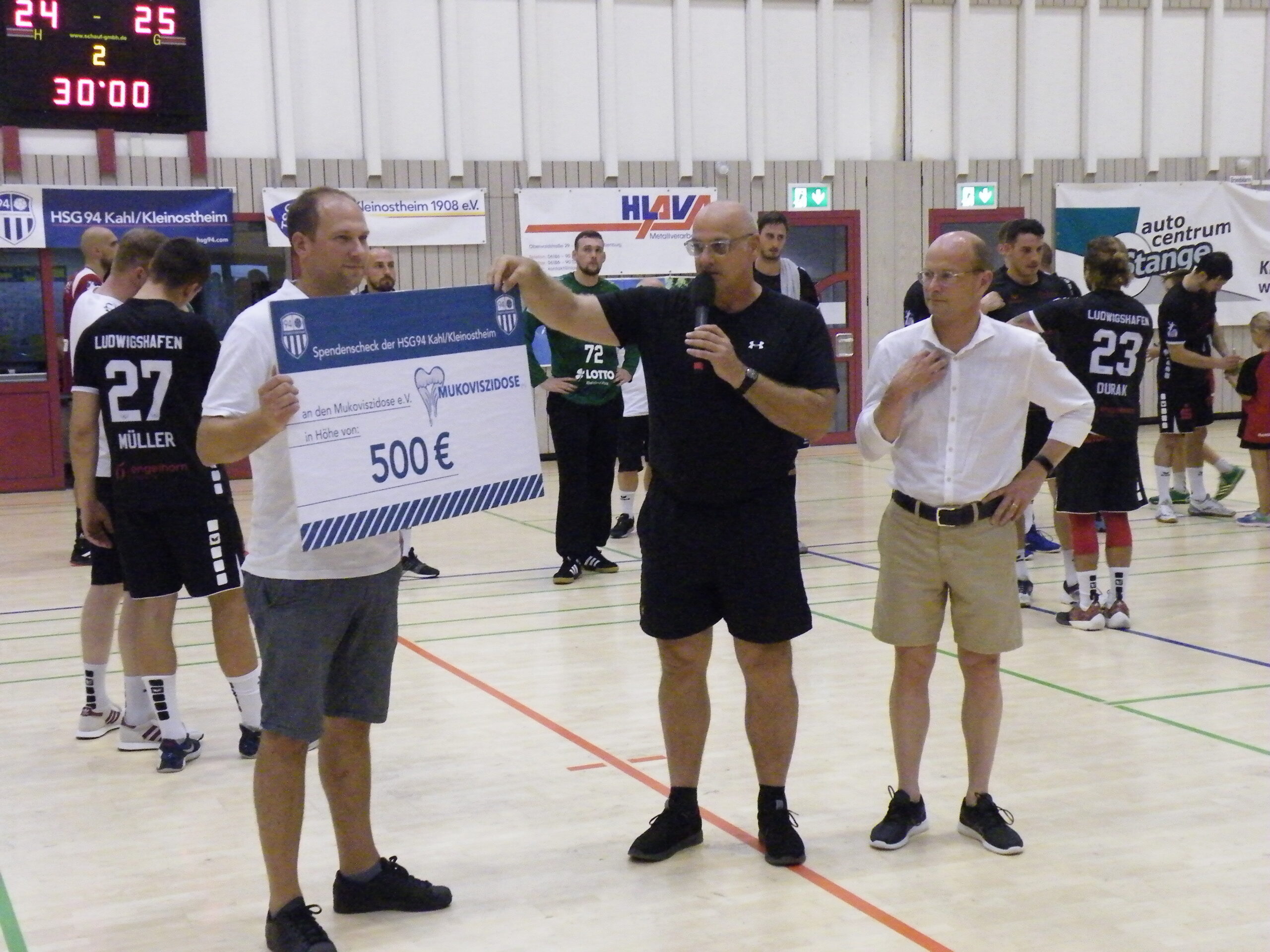 TuS N-Lübbecke sicherte sich den Sieg beim 94er-Cup