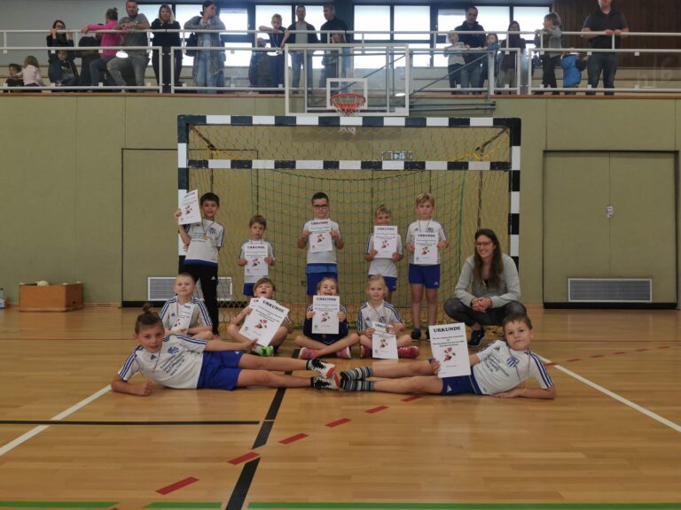 Minis Kahl: 1.tes Turnier in der Waldseehalle