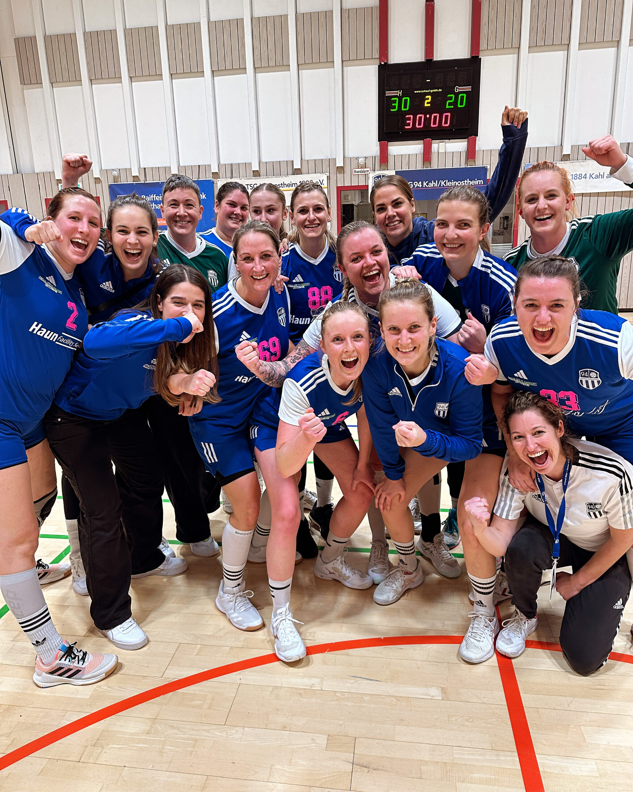 Damen: Sieg im Kellerduell