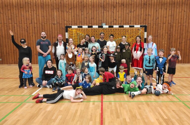 Minis Kahl: Kahl Helau, Handball Helau, Kahler Minis Helau!