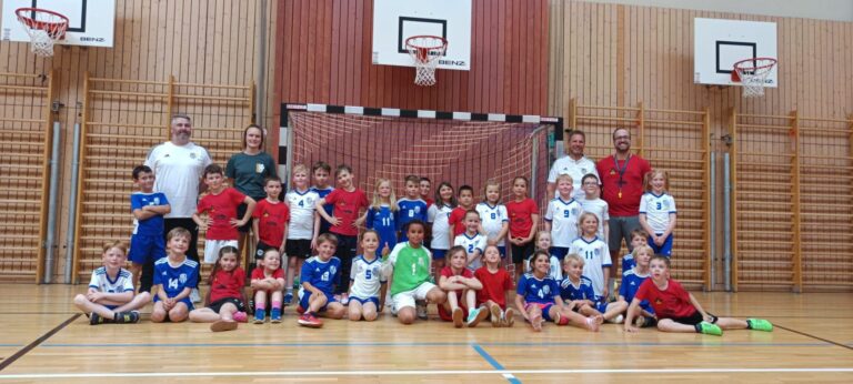 Mini F-Jugend Kleinostheim: Gemeinsames Training mit der F-Jugend aus Babenhausen.