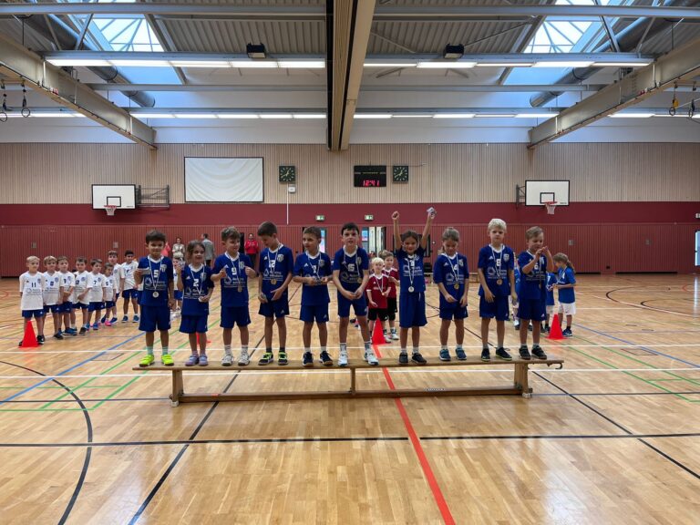 G-Jugend Kleinostheim: Erfolgreicher Auftakt in die Winterrunde – Minis starten mit viel Begeisterung ins Heimturnier!